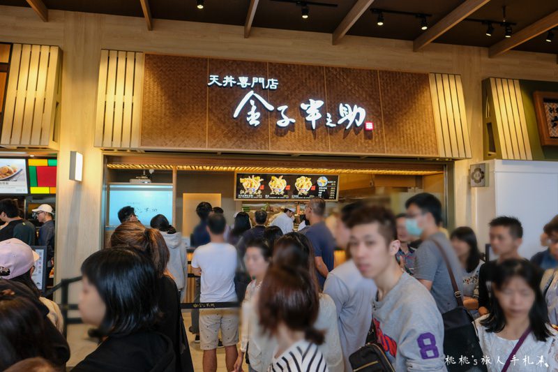台中港三井outlet》海景摩天輪新地標│品牌.美食.交通停車.營業時間 情報
