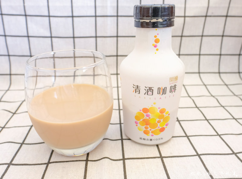 7-11》開醺酒香咖啡 威士忌拿鐵＆清酒咖啡│超商新鮮貨開箱！