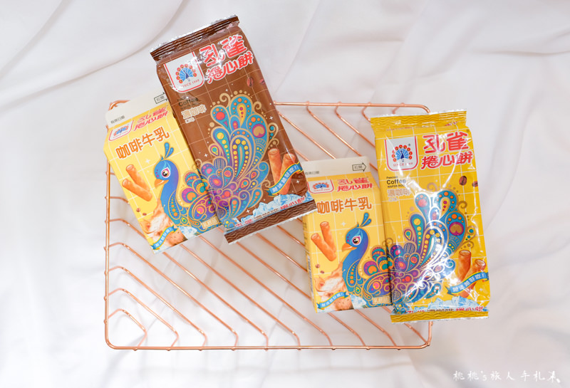 7-11》孔雀捲心餅咖啡牛乳│包裝藏玄機 你發現了嗎?