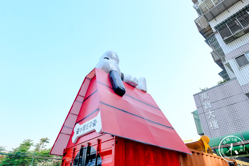 台中景點》史努比鐵皮屋│免費參觀拍照小景點