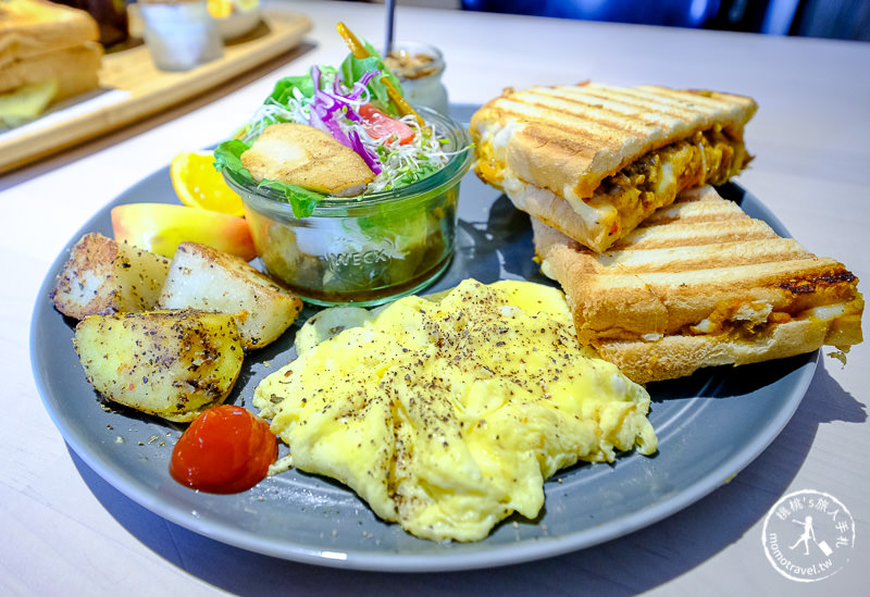 基隆美食》默默吃Mer Cafe早午餐│彩色小鎮美味亮點