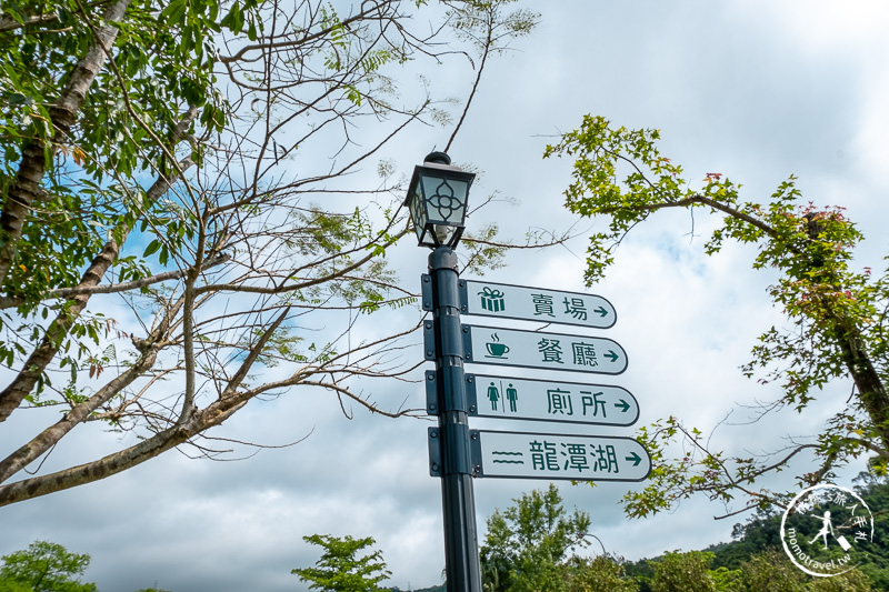 宜蘭景點》Herbelle龍潭湖畔悠活園區│唯美白色貨櫃屋