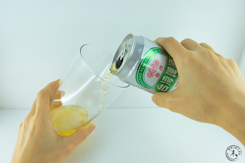 日本小物開箱》啤酒泡泡機 實測！神泡啤酒簡單完成