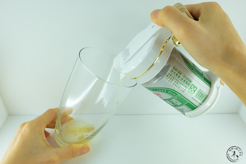 日本小物開箱》啤酒泡泡機 實測！神泡啤酒簡單完成
