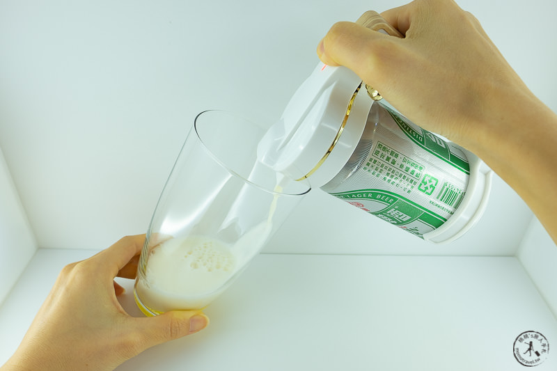 日本小物開箱》啤酒泡泡機 實測！神泡啤酒簡單完成