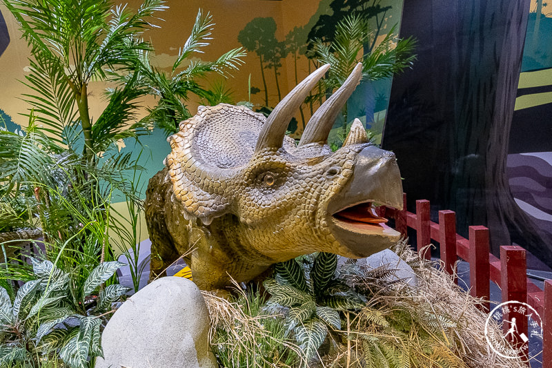 台北展覽》侏羅紀X恐龍水世界│搭獨木舟探險恐龍水陸世界
