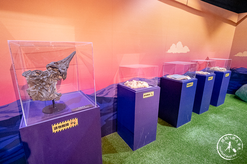 台北展覽》侏羅紀X恐龍水世界│搭獨木舟探險恐龍水陸世界