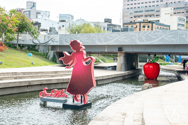 2019聖誕節》台中耶誕夢想世界│迪士尼TsumTsum聖誕樹水岸登場