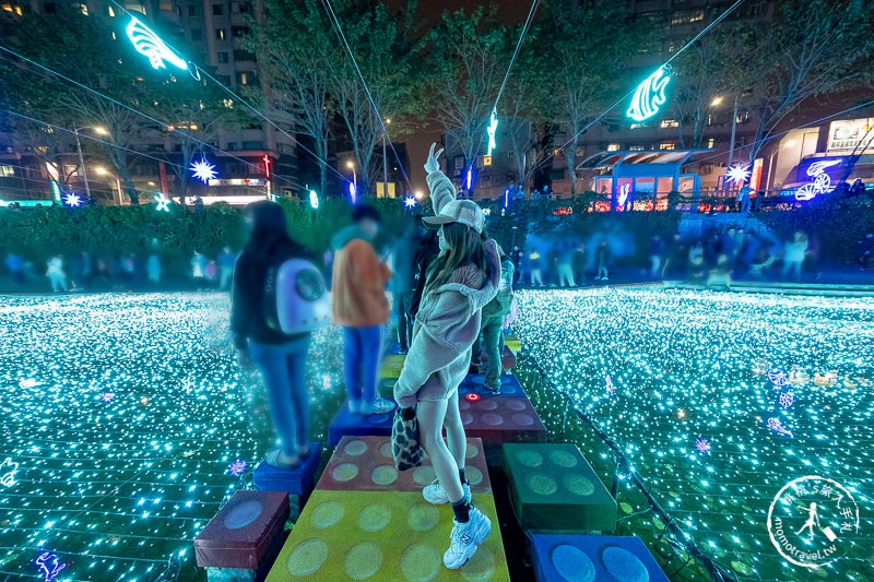 新北景點》新莊中港大排 幸福藍調光雕燈飾│幸福點燈了!!!