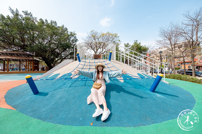 桃園景點》民族公園 美拍富士山溜滑梯│另有免費噴水戲水池限定開放