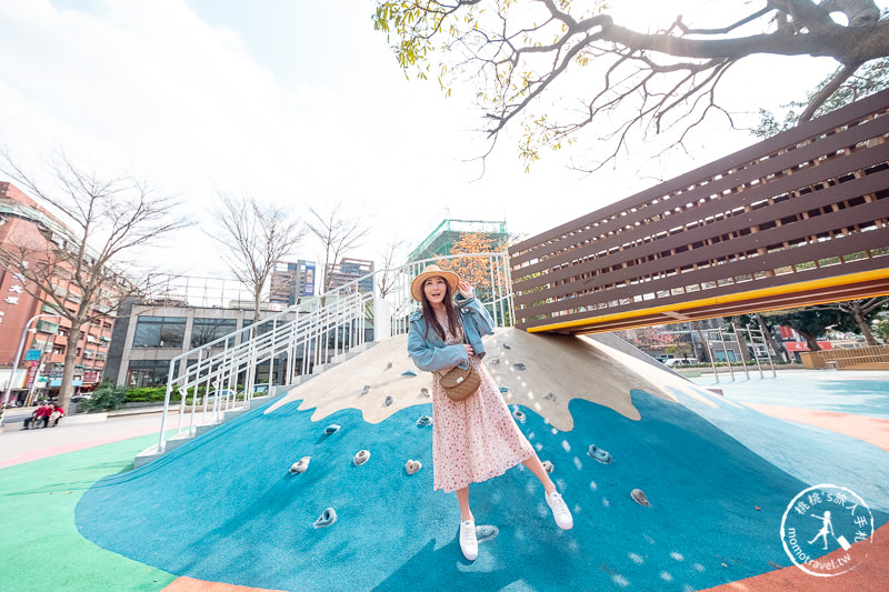 桃園景點》民族公園 美拍富士山溜滑梯│另有免費噴水戲水池限定開放