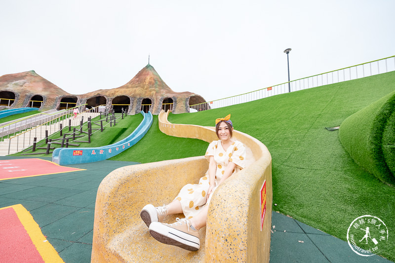 苗栗景點》獅山親子公園│火炎山溜滑梯+沙坑+玩水+多功能遊具