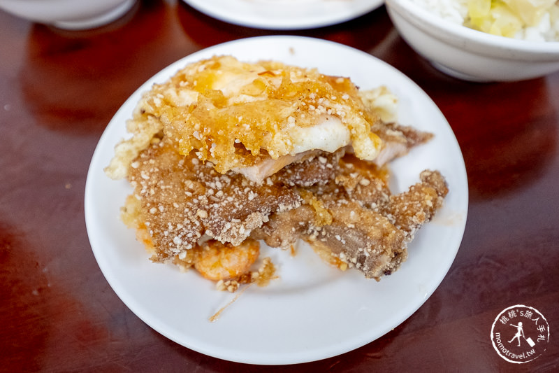 基隆美食》天天鮮排骨飯│這樣拍出華麗蝦仁排骨飯