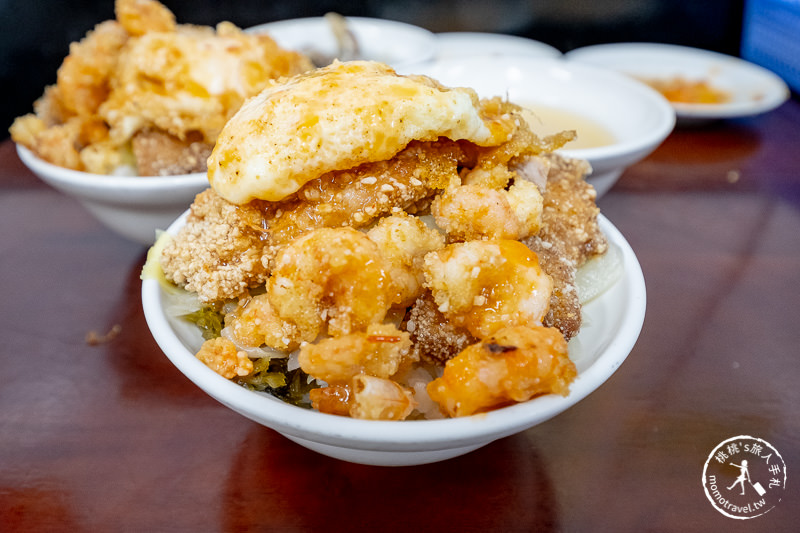 基隆美食》天天鮮排骨飯│這樣拍出華麗蝦仁排骨飯