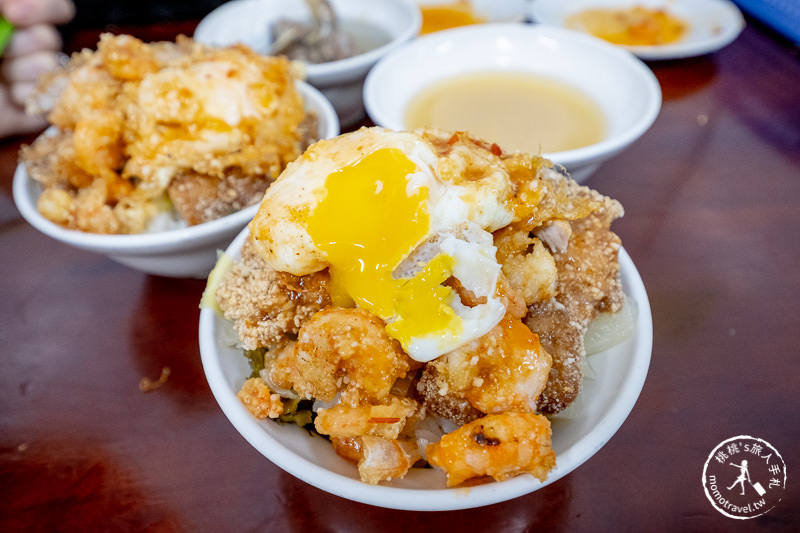 基隆美食》天天鮮排骨飯│這樣拍出華麗蝦仁排骨飯