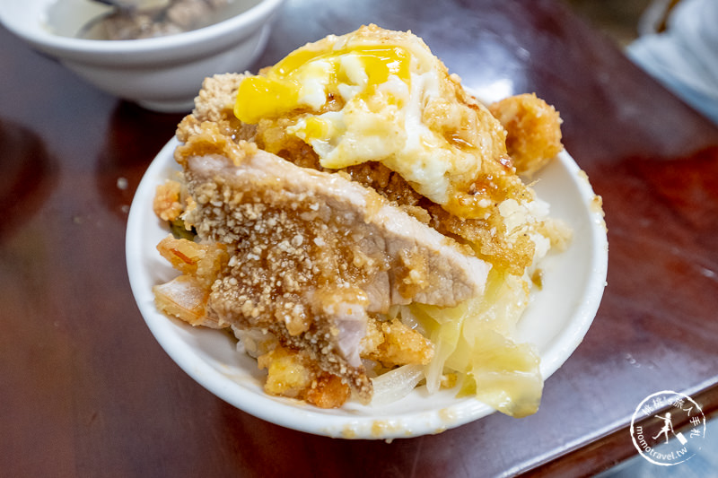 基隆美食》天天鮮排骨飯│這樣拍出華麗蝦仁排骨飯