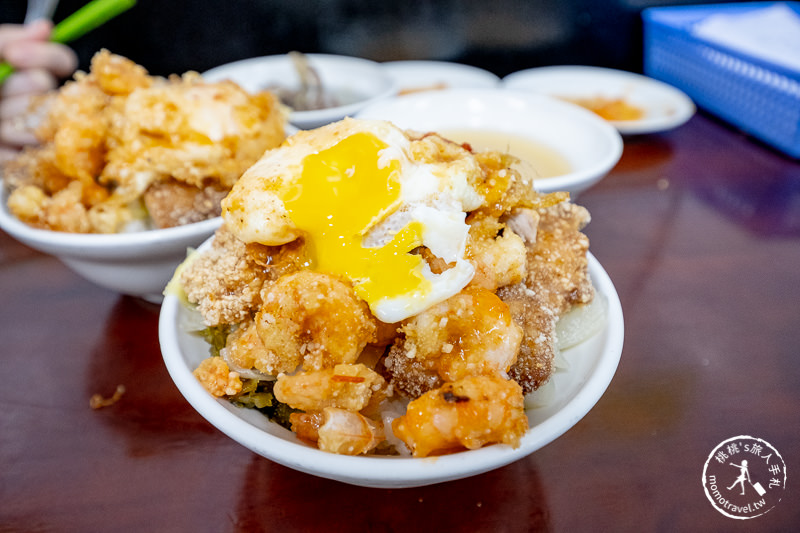 基隆美食》天天鮮排骨飯│這樣拍出華麗蝦仁排骨飯