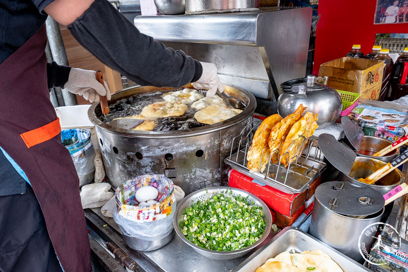 宜蘭礁溪美食》礁溪頂好蔥油餅│三星蔥加蛋加辣更美味。湯圍溝附近