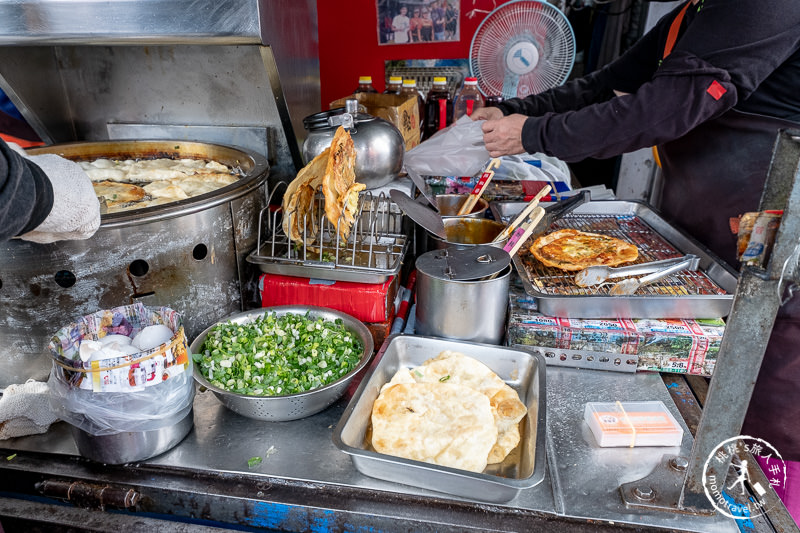 宜蘭礁溪美食》礁溪頂好蔥油餅│三星蔥加蛋加辣更美味。湯圍溝附近