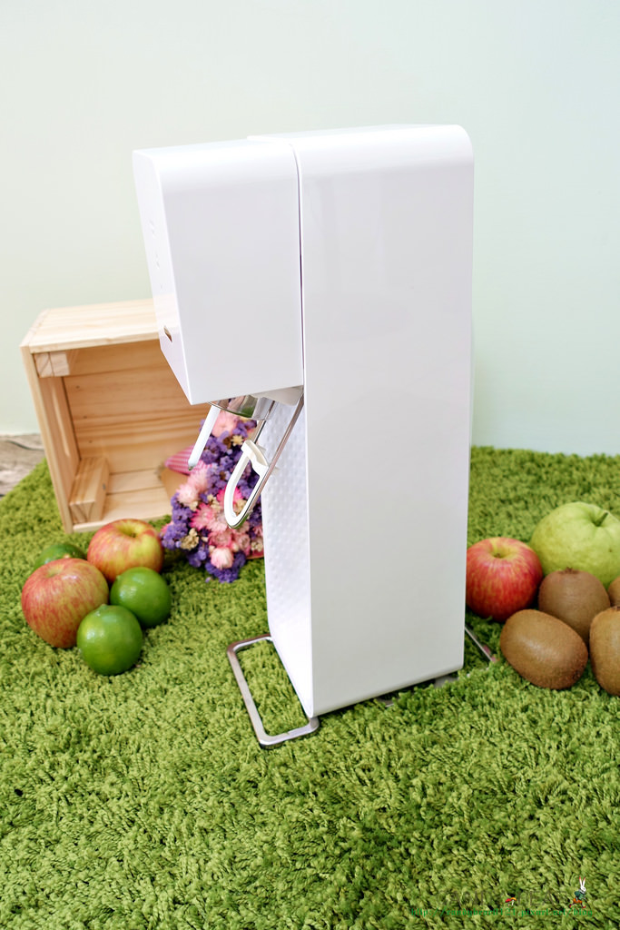 居家》氣泡水機Sodastream機型比較-SOURCE在家也能隨時來杯清涼氣泡水!炎炎夏日新玩意兒