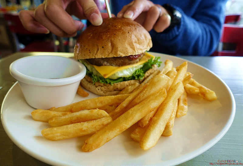 台中美食》LV5.5新世界樂園│用餐氣氛愉快的航海王主題餐廳