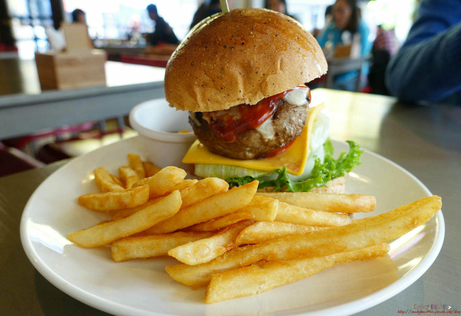 台中美食》LV5.5新世界樂園│用餐氣氛愉快的航海王主題餐廳
