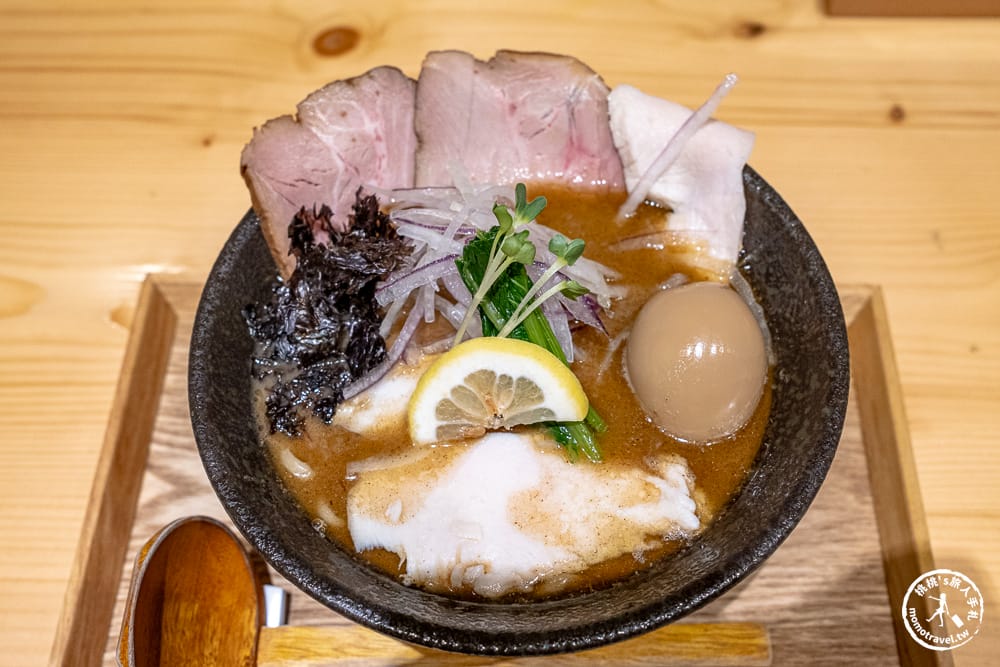 台北大安美食|北海道拉麺 魚貝と鶏|極鮮濃厚牡蠣雞白湯,隱身東區頂好名店城的排隊美味(營業時間.菜單價格) 台北大安美食|北海道拉麺 魚貝と鶏|極鮮濃厚牡蠣雞白湯,隱身東區頂好名店城的排隊美味(營業時間.菜單價格)
