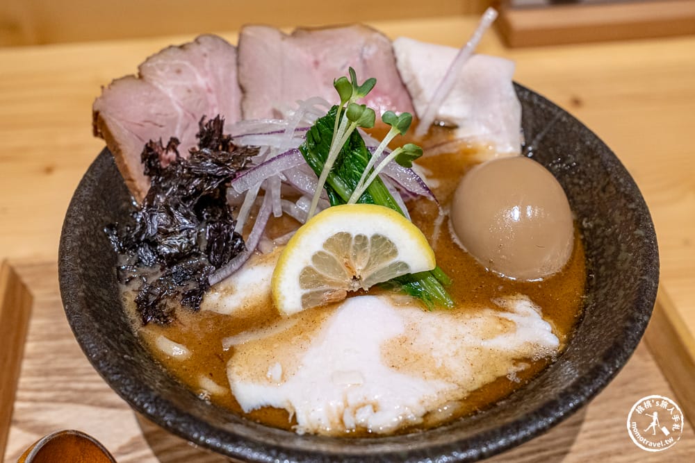 台北大安美食|北海道拉麺 魚貝と鶏|極鮮濃厚牡蠣雞白湯,隱身東區頂好名店城的排隊美味(營業時間.菜單價格) 台北大安美食|北海道拉麺 魚貝と鶏|極鮮濃厚牡蠣雞白湯,隱身東區頂好名店城的排隊美味(營業時間.菜單價格)