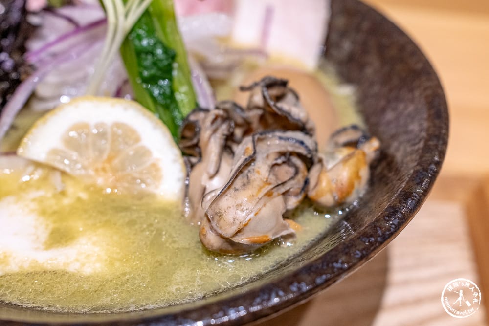 台北大安美食|北海道拉麺 魚貝と鶏|極鮮濃厚牡蠣雞白湯,隱身東區頂好名店城的排隊美味(營業時間.菜單價格) 台北大安美食|北海道拉麺 魚貝と鶏|極鮮濃厚牡蠣雞白湯,隱身東區頂好名店城的排隊美味(營業時間.菜單價格)
