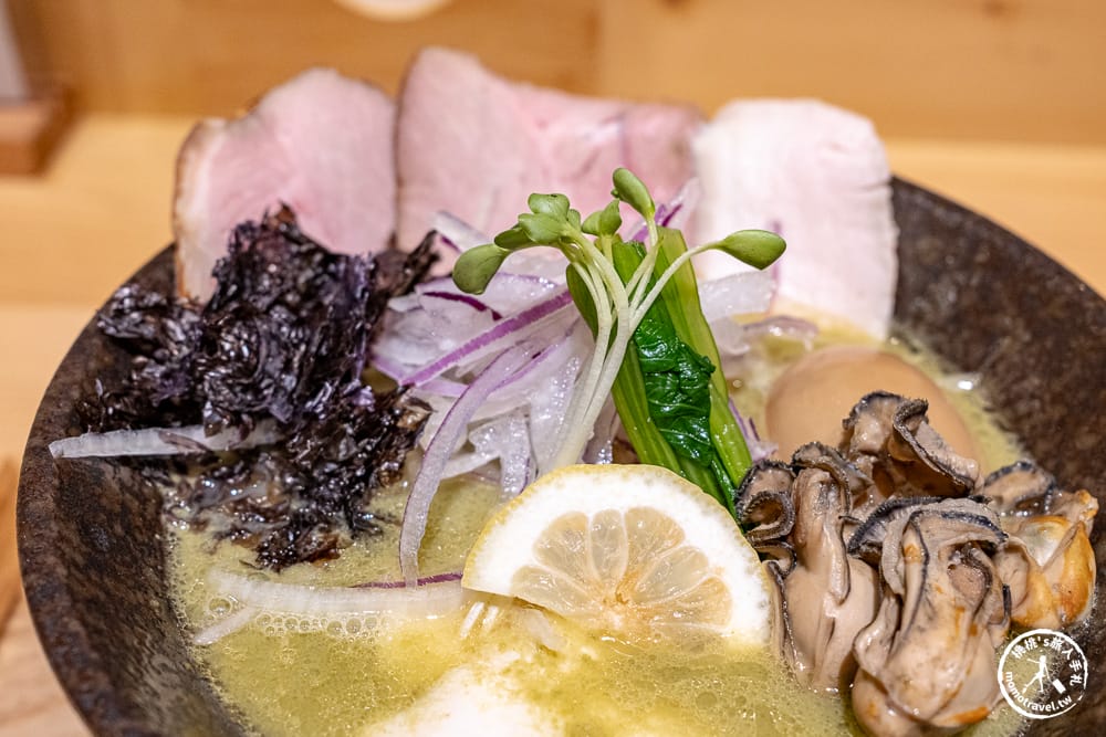 台北大安美食|北海道拉麺 魚貝と鶏|極鮮濃厚牡蠣雞白湯,隱身東區頂好名店城的排隊美味(營業時間.菜單價格) 台北大安美食|北海道拉麺 魚貝と鶏|極鮮濃厚牡蠣雞白湯,隱身東區頂好名店城的排隊美味(營業時間.菜單價格)