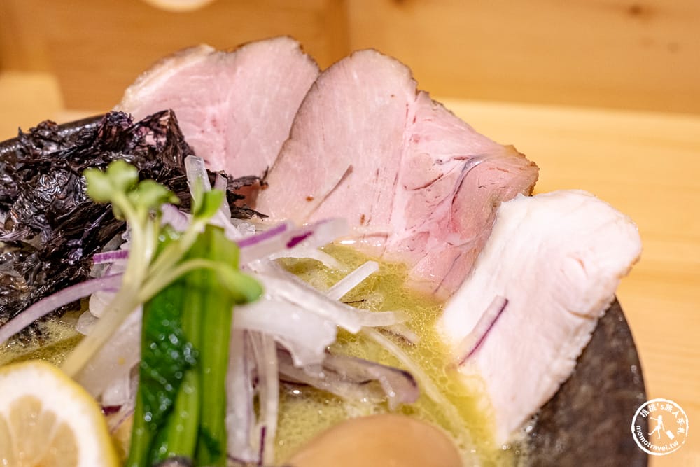 台北大安美食|北海道拉麺 魚貝と鶏|極鮮濃厚牡蠣雞白湯,隱身東區頂好名店城的排隊美味(營業時間.菜單價格) 台北大安美食|北海道拉麺 魚貝と鶏|極鮮濃厚牡蠣雞白湯,隱身東區頂好名店城的排隊美味(營業時間.菜單價格)