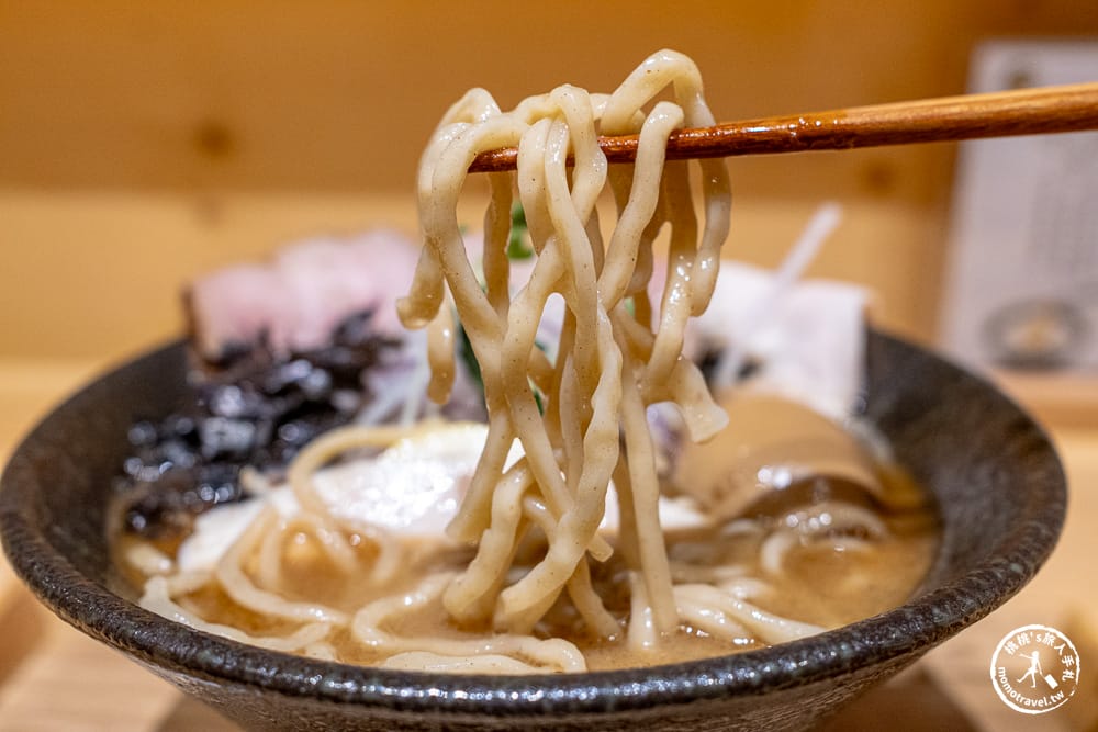 台北大安美食|北海道拉麺 魚貝と鶏|極鮮濃厚牡蠣雞白湯,隱身東區頂好名店城的排隊美味(營業時間.菜單價格) 台北大安美食|北海道拉麺 魚貝と鶏|極鮮濃厚牡蠣雞白湯,隱身東區頂好名店城的排隊美味(營業時間.菜單價格)