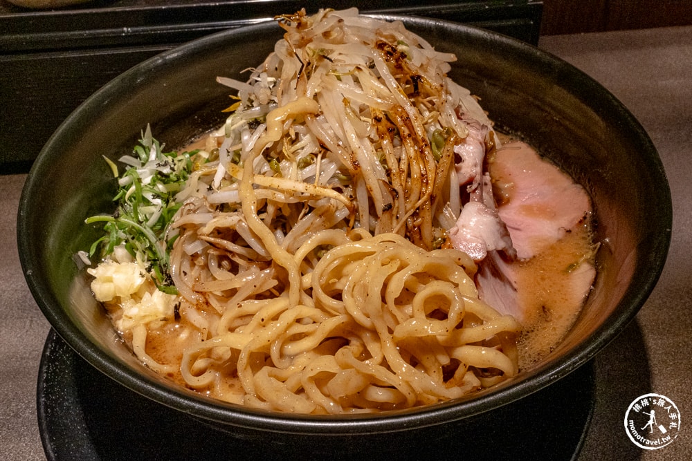 台北中正區美食|丸舢拉麵光華店-鄰近華山文創園區.必吃濃郁豚骨.清爽雞貝鹽.免費加麵吃到飽！(菜單價格.營業時間)