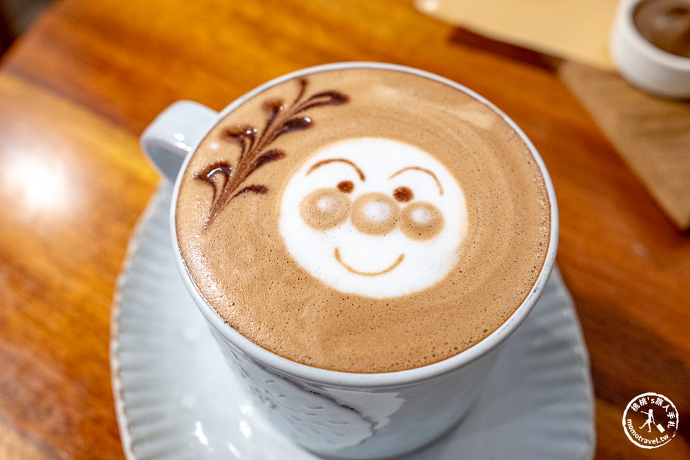 台中西區美食|MITAKA 3e Cafe 台中店-吉卜力風格咖啡廳-龍貓迷必訪早午餐推薦 (菜單價格.營業時間)