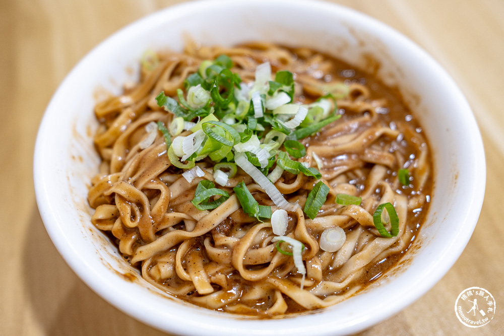 宜蘭市區美食|宜蘭農權路炸醬麵-必點雙醬麵與餛飩魚丸湯，宜蘭大學旁必吃美食(菜單價格.營業時間)