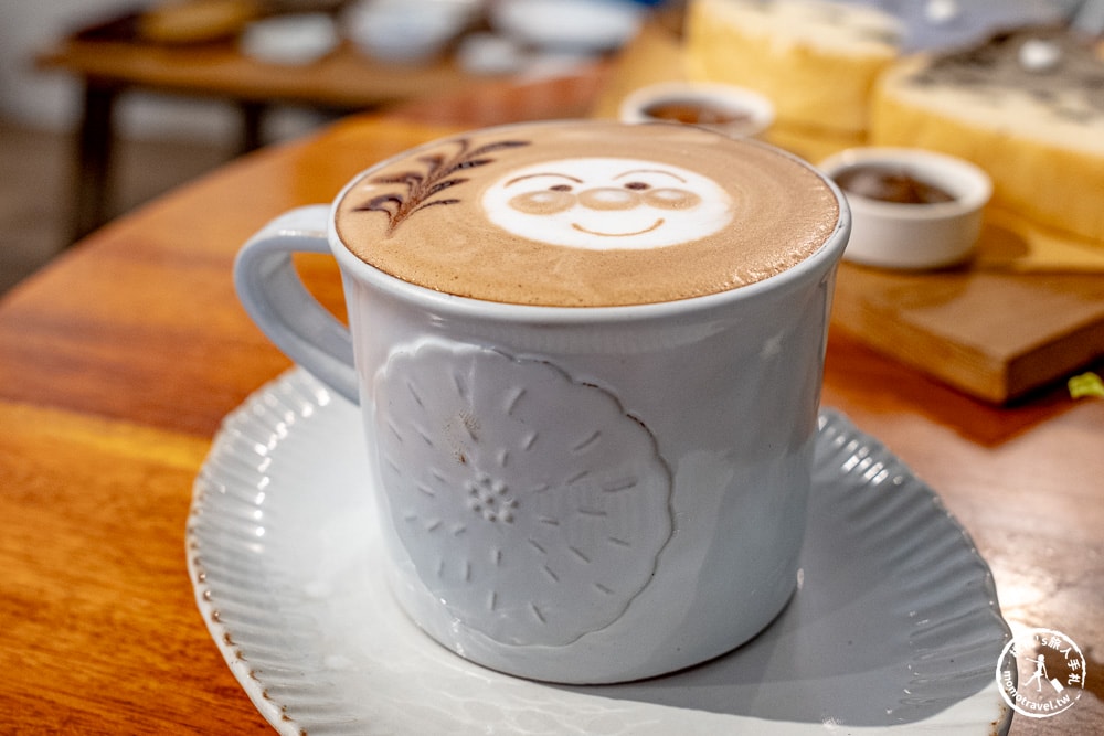 台中西區美食|MITAKA 3e Cafe 台中店-吉卜力風格咖啡廳-龍貓迷必訪早午餐推薦 (菜單價格.營業時間)