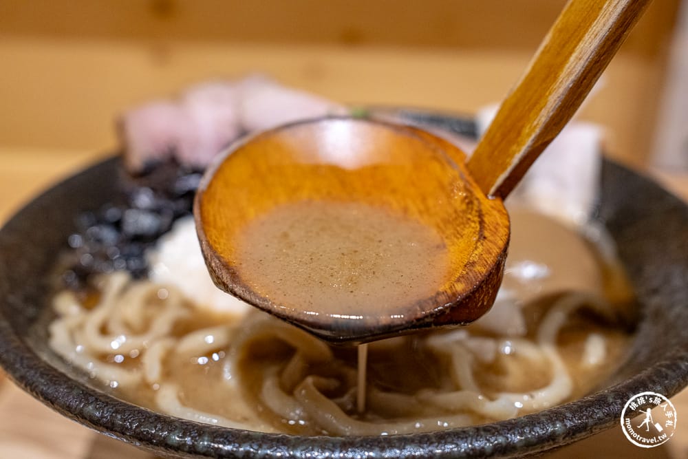 台北大安美食|北海道拉麺 魚貝と鶏|極鮮濃厚牡蠣雞白湯,隱身東區頂好名店城的排隊美味(營業時間.菜單價格) 台北大安美食|北海道拉麺 魚貝と鶏|極鮮濃厚牡蠣雞白湯,隱身東區頂好名店城的排隊美味(營業時間.菜單價格)