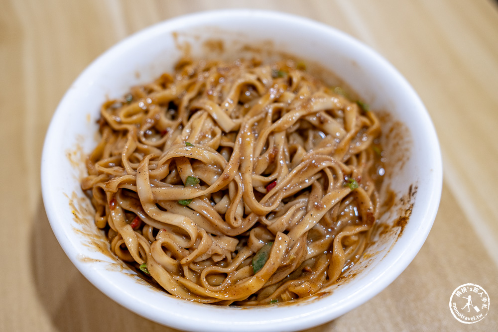 宜蘭市區美食|宜蘭農權路炸醬麵-必點雙醬麵與餛飩魚丸湯，宜蘭大學旁必吃美食(菜單價格.營業時間)