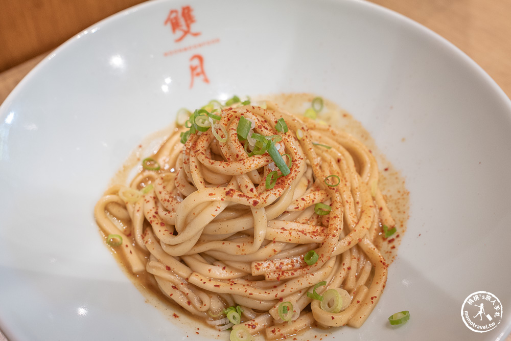 新北板橋美食|雙月食品社板橋店-連年米其林必比登推薦！必點剝皮辣椒雞湯、愛恨椒芝麵超涮嘴(菜單價格.營業時間)