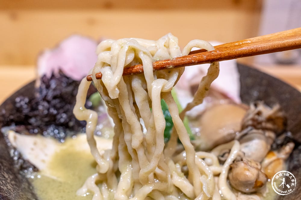 台北大安美食|北海道拉麺 魚貝と鶏|極鮮濃厚牡蠣雞白湯,隱身東區頂好名店城的排隊美味(營業時間.菜單價格) 台北大安美食|北海道拉麺 魚貝と鶏|極鮮濃厚牡蠣雞白湯,隱身東區頂好名店城的排隊美味(營業時間.菜單價格)