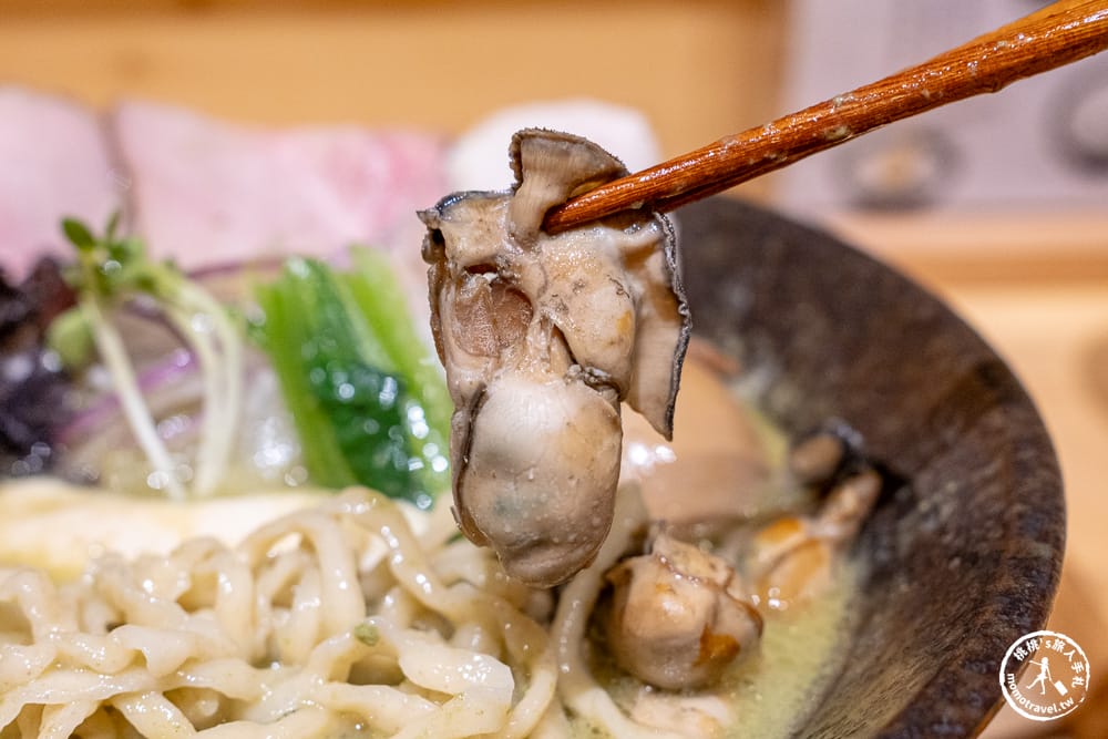 台北大安美食|北海道拉麺 魚貝と鶏|極鮮濃厚牡蠣雞白湯,隱身東區頂好名店城的排隊美味(營業時間.菜單價格) 台北大安美食|北海道拉麺 魚貝と鶏|極鮮濃厚牡蠣雞白湯,隱身東區頂好名店城的排隊美味(營業時間.菜單價格)