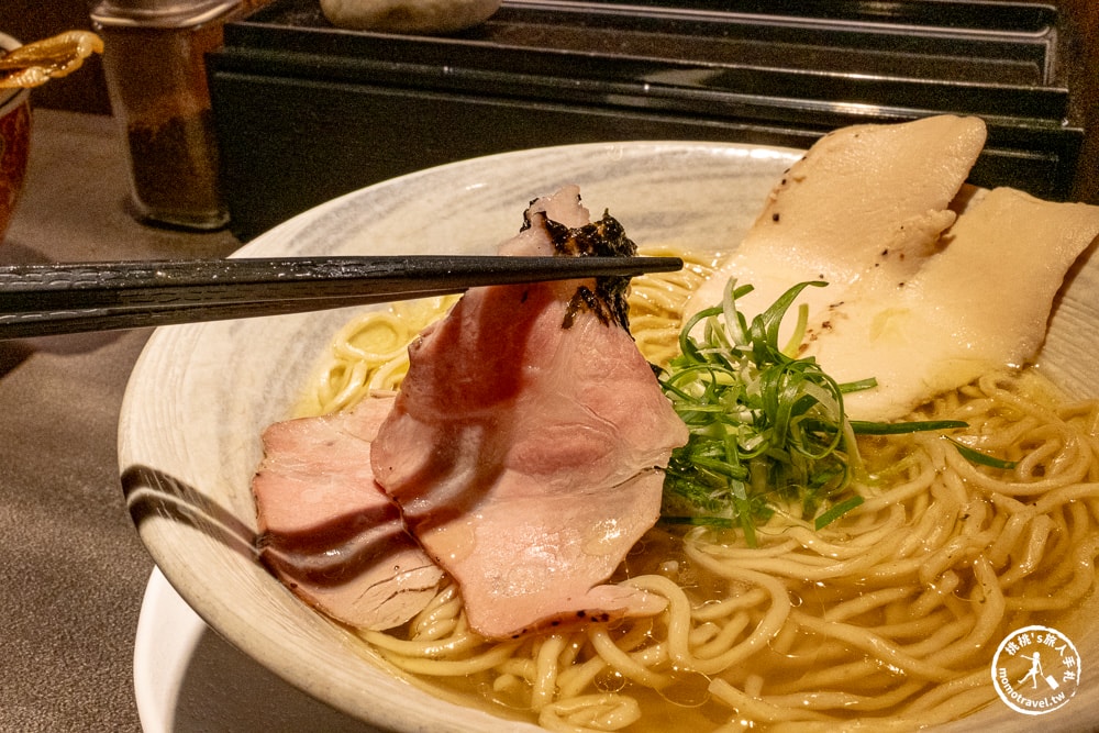 台北中正區美食|丸舢拉麵光華店-鄰近華山文創園區.必吃濃郁豚骨.清爽雞貝鹽.免費加麵吃到飽！(菜單價格.營業時間)