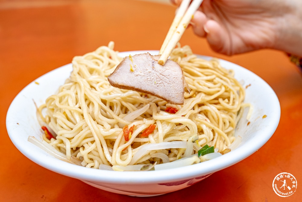 高雄三民美食|三鳳宮麵店-隱藏版無名麵店！必點古早味豬油乾麵～(菜單價格.營業時間)