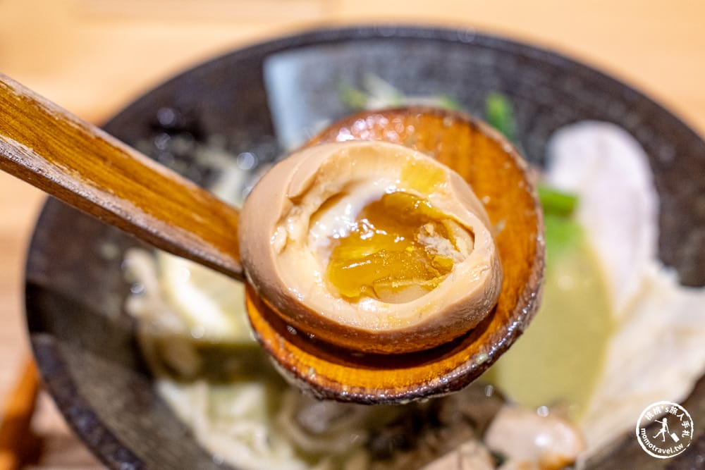 台北大安美食|北海道拉麺 魚貝と鶏|極鮮濃厚牡蠣雞白湯,隱身東區頂好名店城的排隊美味(營業時間.菜單價格) 台北大安美食|北海道拉麺 魚貝と鶏|極鮮濃厚牡蠣雞白湯,隱身東區頂好名店城的排隊美味(營業時間.菜單價格)