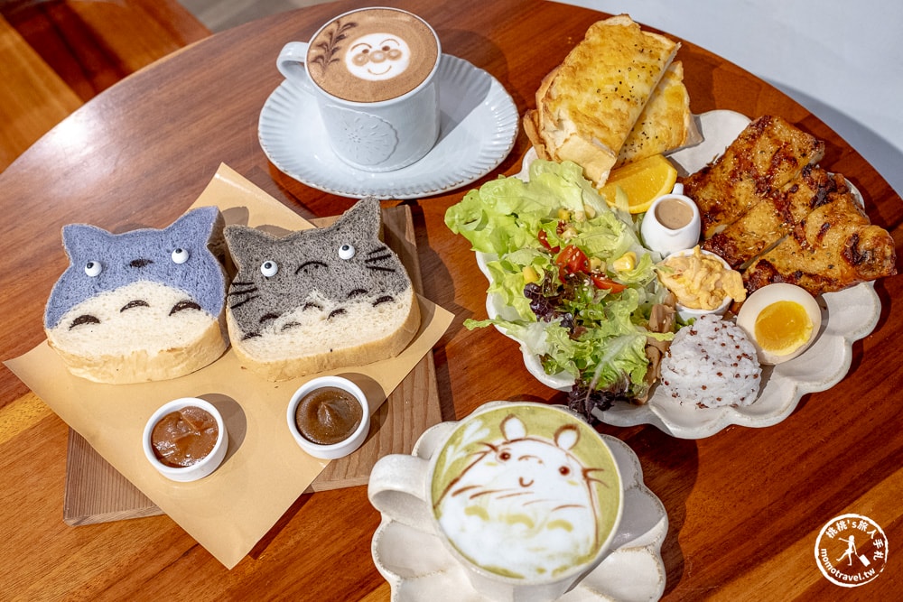 台中西區美食|MITAKA 3e Cafe 台中店-吉卜力風格咖啡廳-龍貓迷必訪早午餐推薦 (菜單價格.營業時間)