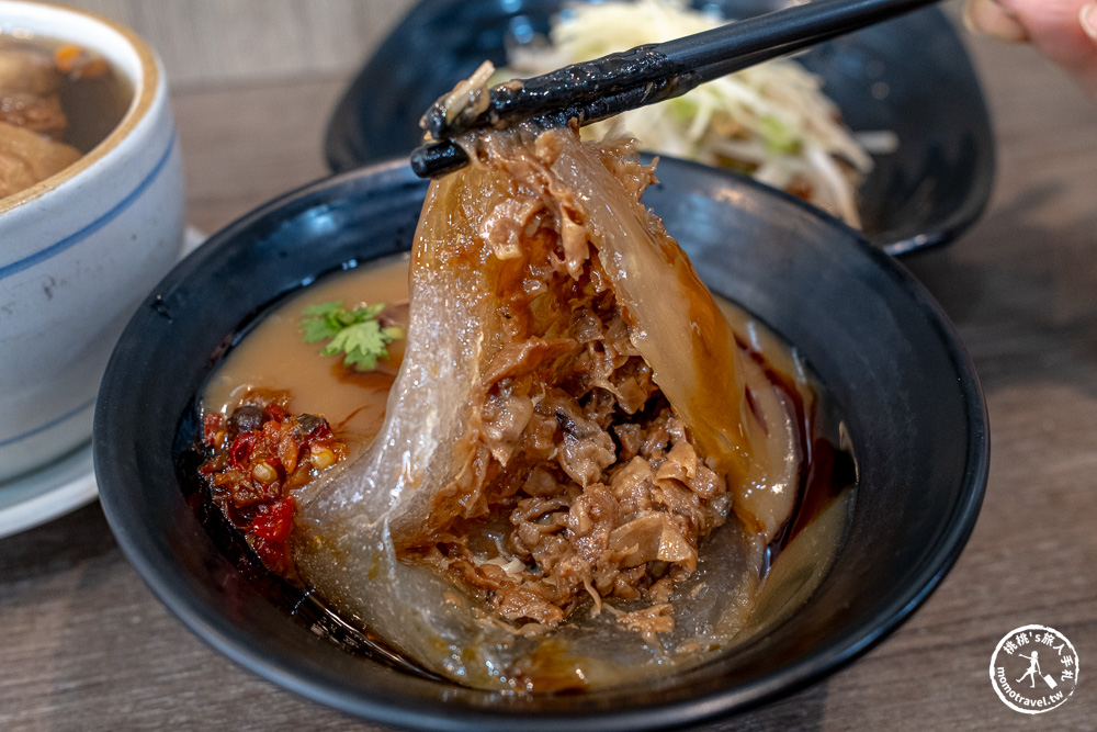 桃園大溪美食|陳師兄素肉圓-老街巷弄轉角的素食傳奇|Q彈外皮與紮實內餡顛覆你對素食的想像(菜單價格.營業時間)