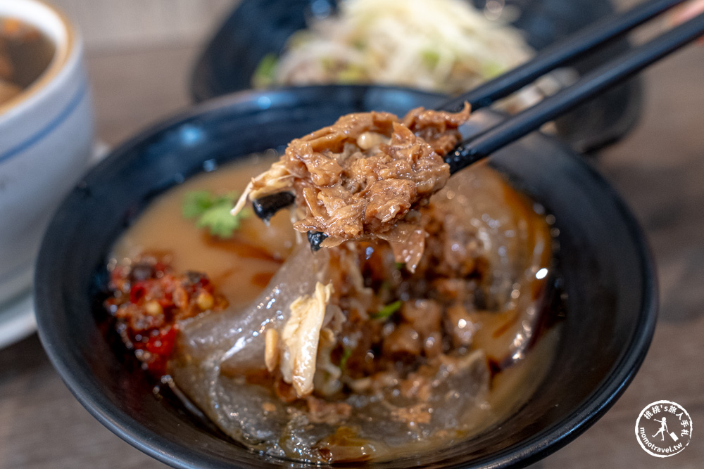 桃園大溪美食|陳師兄素肉圓-老街巷弄轉角的素食傳奇|Q彈外皮與紮實內餡顛覆你對素食的想像(菜單價格.營業時間)