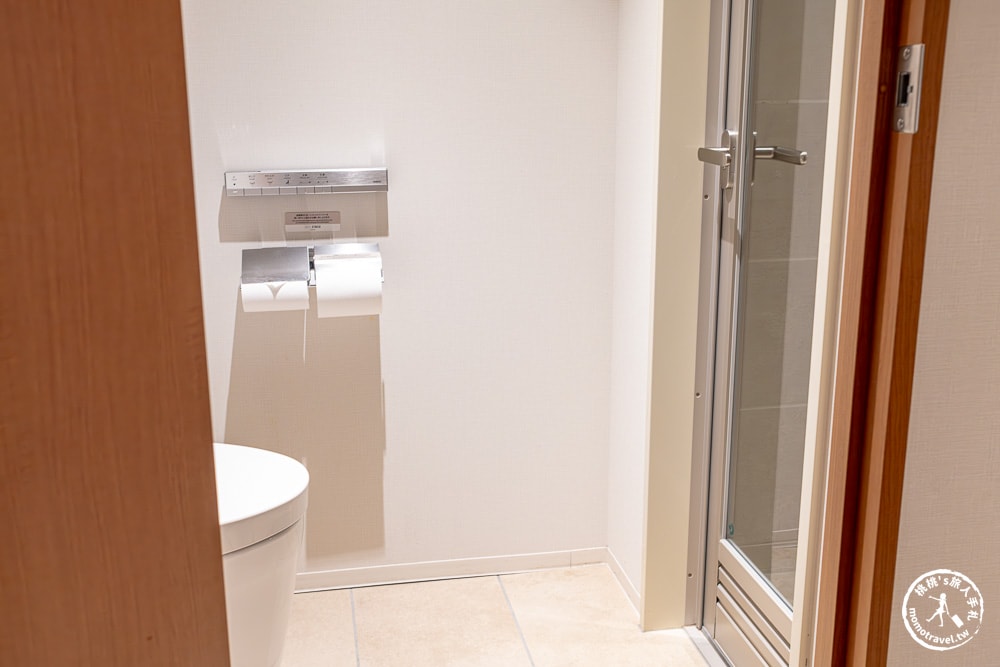 沖繩住宿推薦|Hotel STRATA Naha平價質感飯店開箱|步行到國際通只要8分鐘(房型介紹.交通地點)