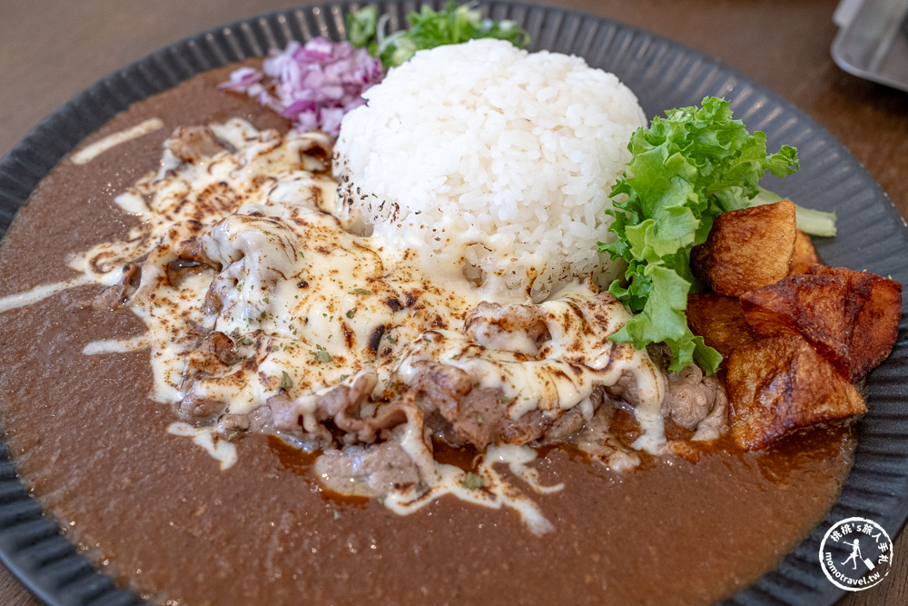 桃園龍潭美食|野倉咖哩Piknik Curry|必點焦糖布丁+獨家乾咖哩，文青風鐵皮屋排隊推薦 (營業時間.菜單價格)