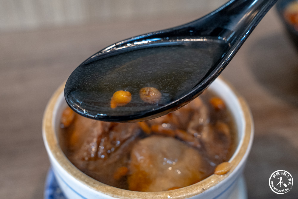桃園大溪美食|陳師兄素肉圓-老街巷弄轉角的素食傳奇|Q彈外皮與紮實內餡顛覆你對素食的想像(菜單價格.營業時間)